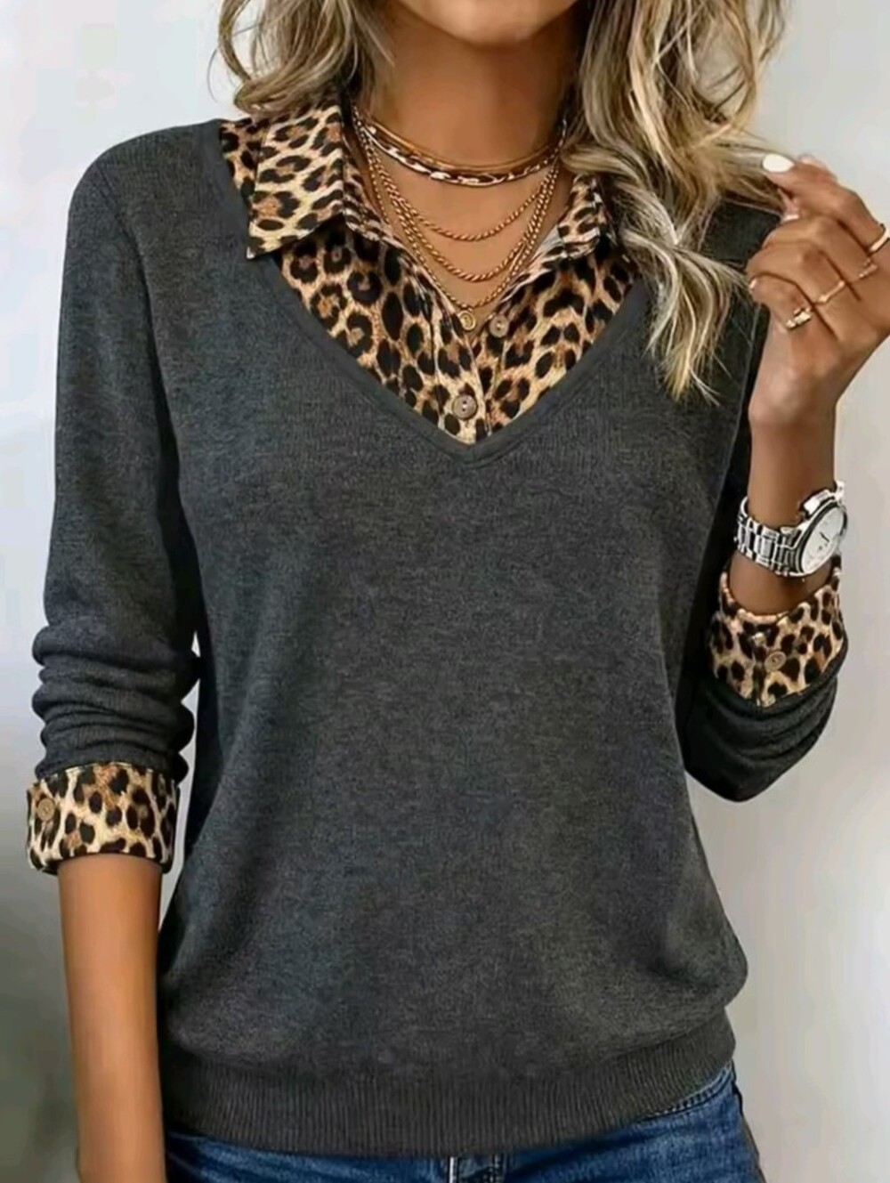 Women's A Ladies V Neck Long Sleeved Modern And Simply Style